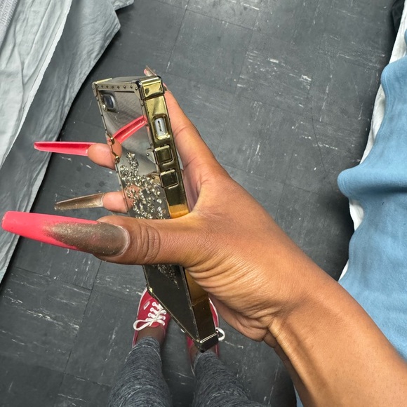 IPHONE 8 PLUS - Picture 12 of 13